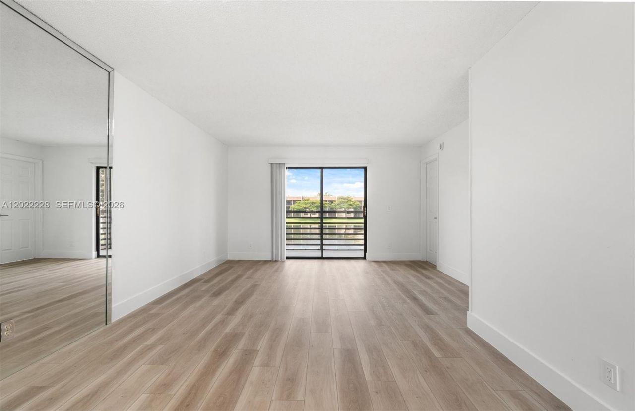10130 Sunrise Lakes Blvd , Unit 210, Sunrise, FL 33322 Photo