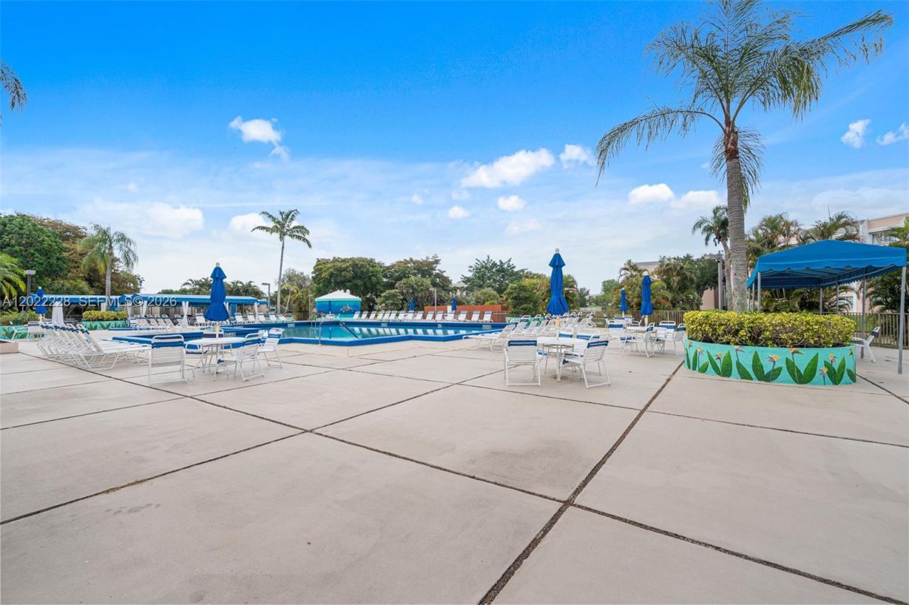 10130 Sunrise Lakes Blvd , Unit 210, Sunrise, FL 33322 Photo