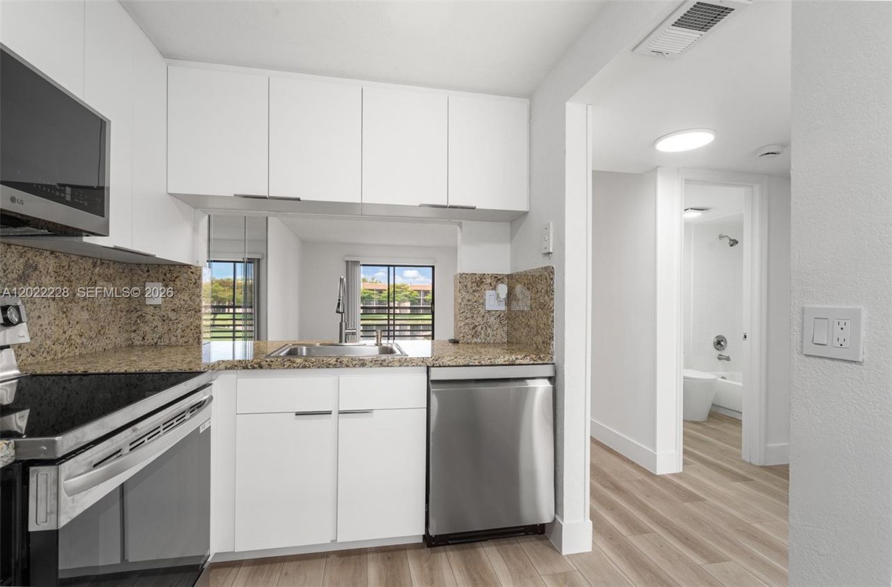 10130 Sunrise Lakes Blvd , Unit 210, Sunrise, FL 33322 Photo
