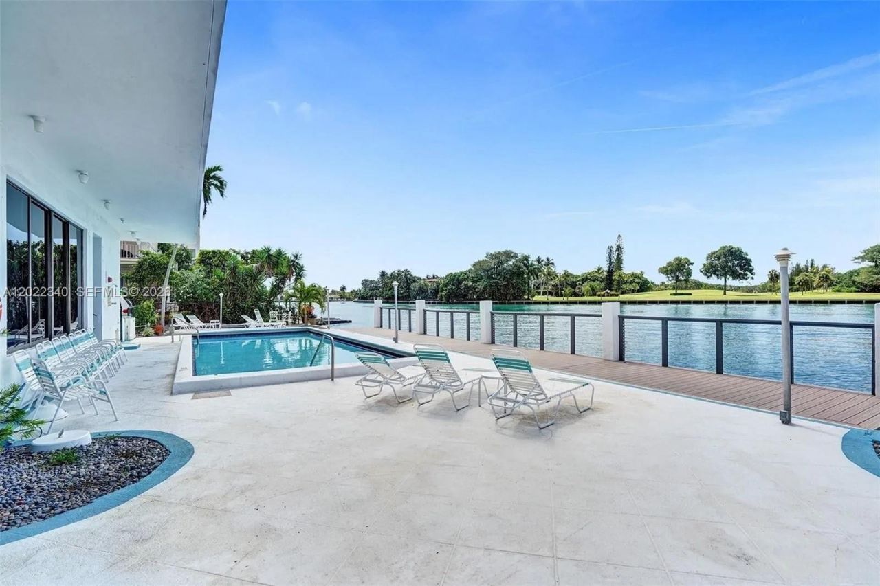 9180 W Bay Harbor Dr , Unit 2C, Bay Harbor Islands, FL 33154 Photo