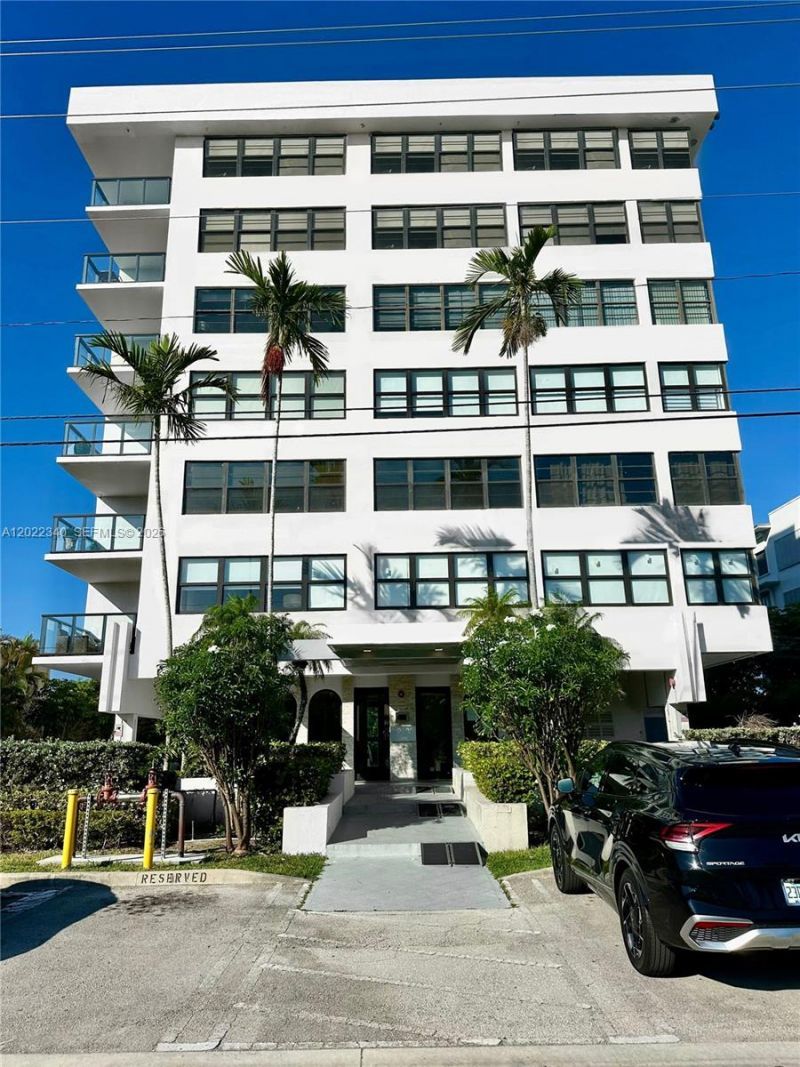 9180 W Bay Harbor Dr , Unit 2C, Bay Harbor Islands, FL 33154 Photo