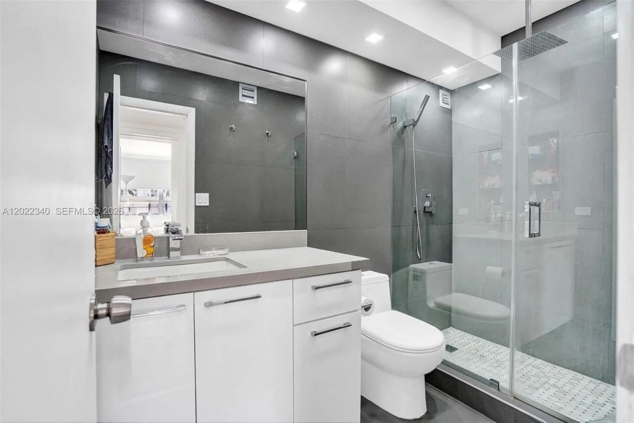 9180 W Bay Harbor Dr , Unit 2C, Bay Harbor Islands, FL 33154 Photo