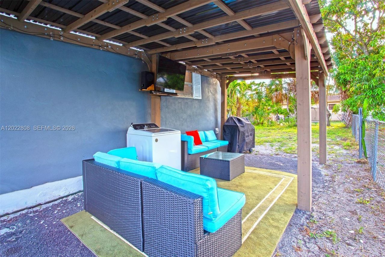 2501 NW 30th Way , Fort Lauderdale, FL 33311 Photo