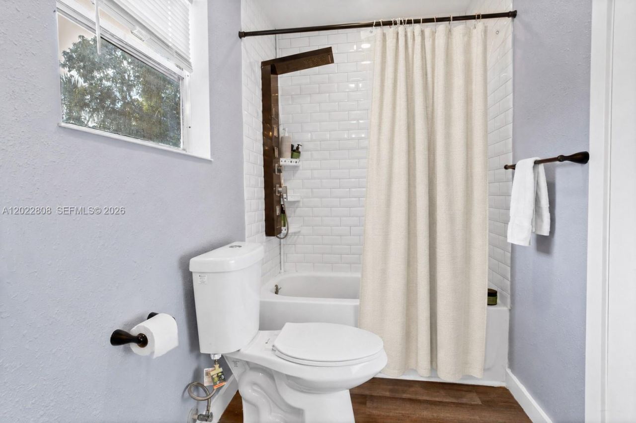 2501 NW 30th Way, Fort Lauderdale, FL 33311 Photo