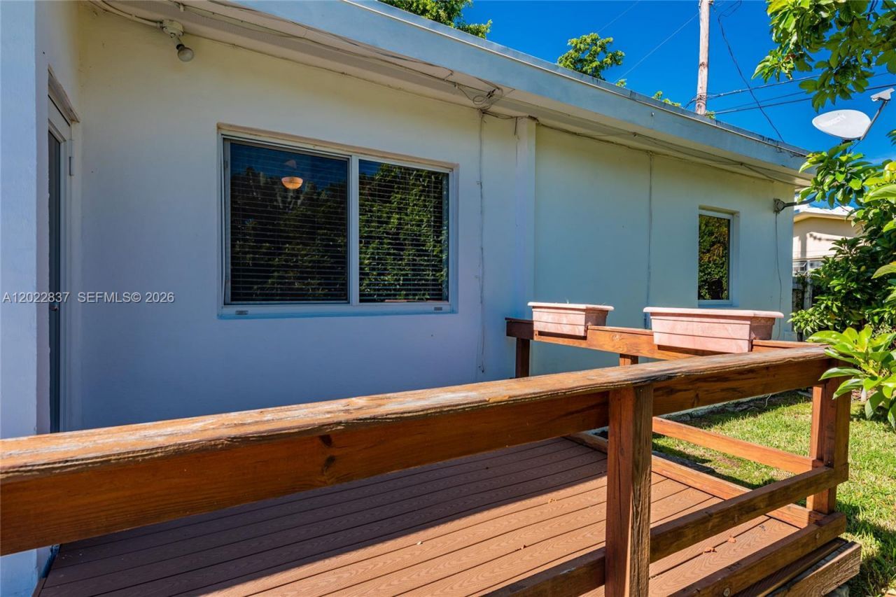 66 NW 87th St, El Portal, FL 33150 Photo