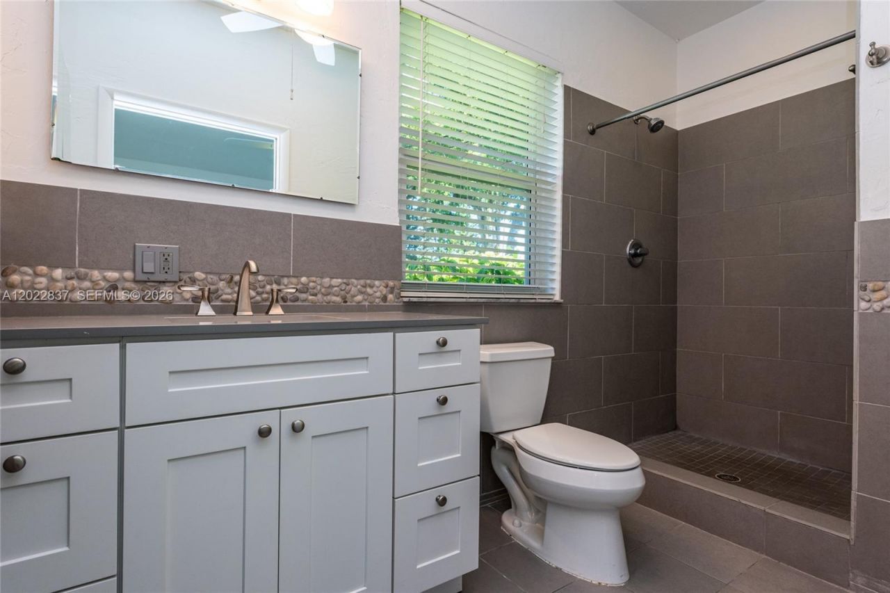 66 NW 87th St, El Portal, FL 33150 Photo
