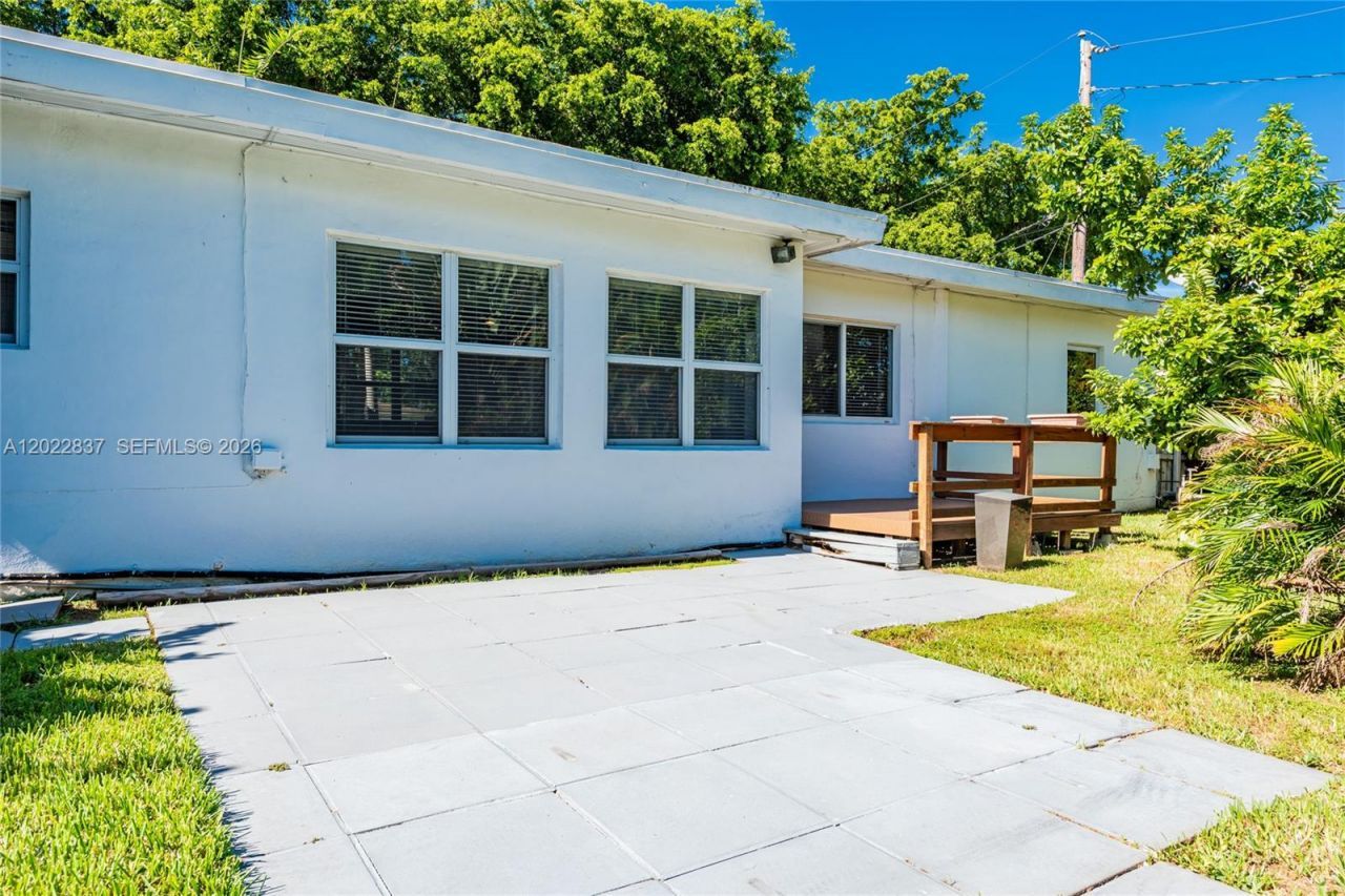66 NW 87th St, El Portal, FL 33150 Photo