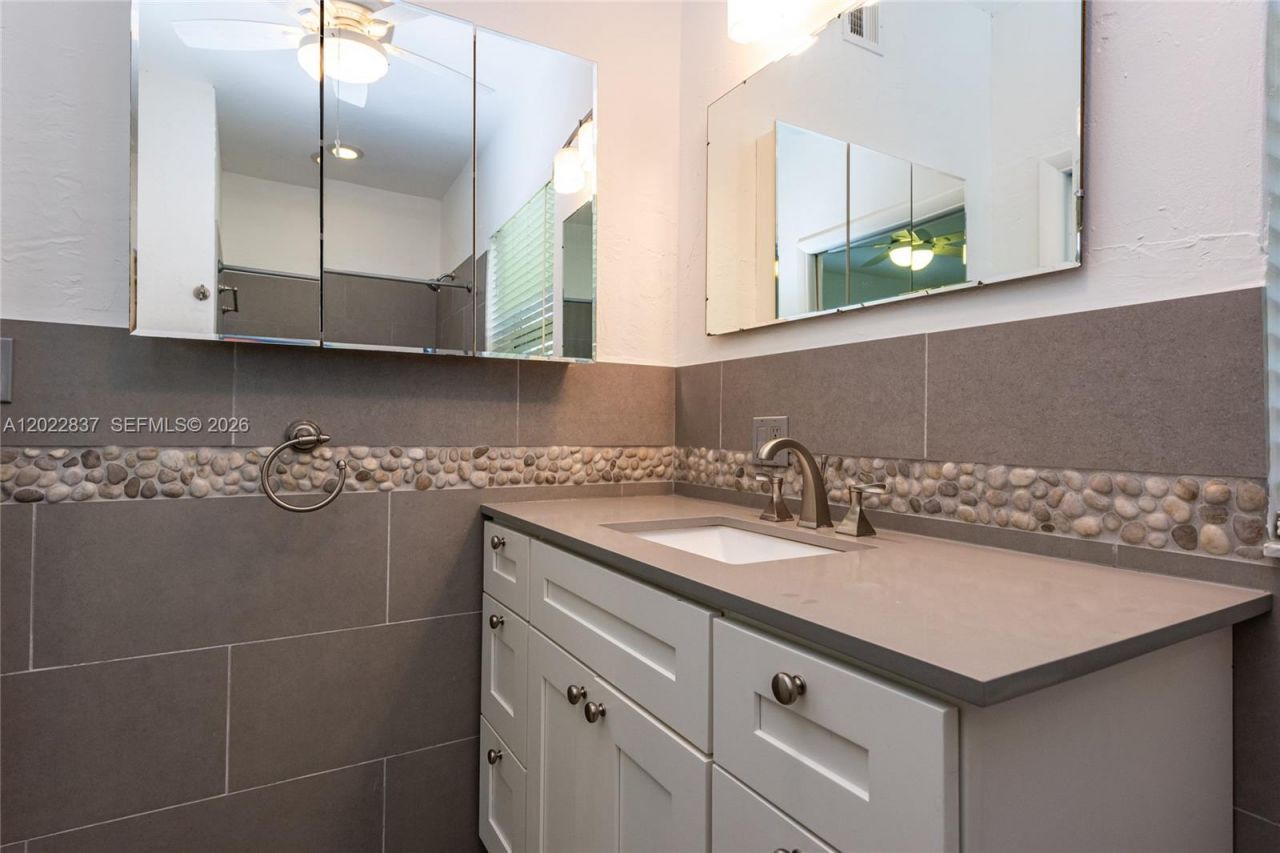 66 NW 87th St, El Portal, FL 33150 Photo