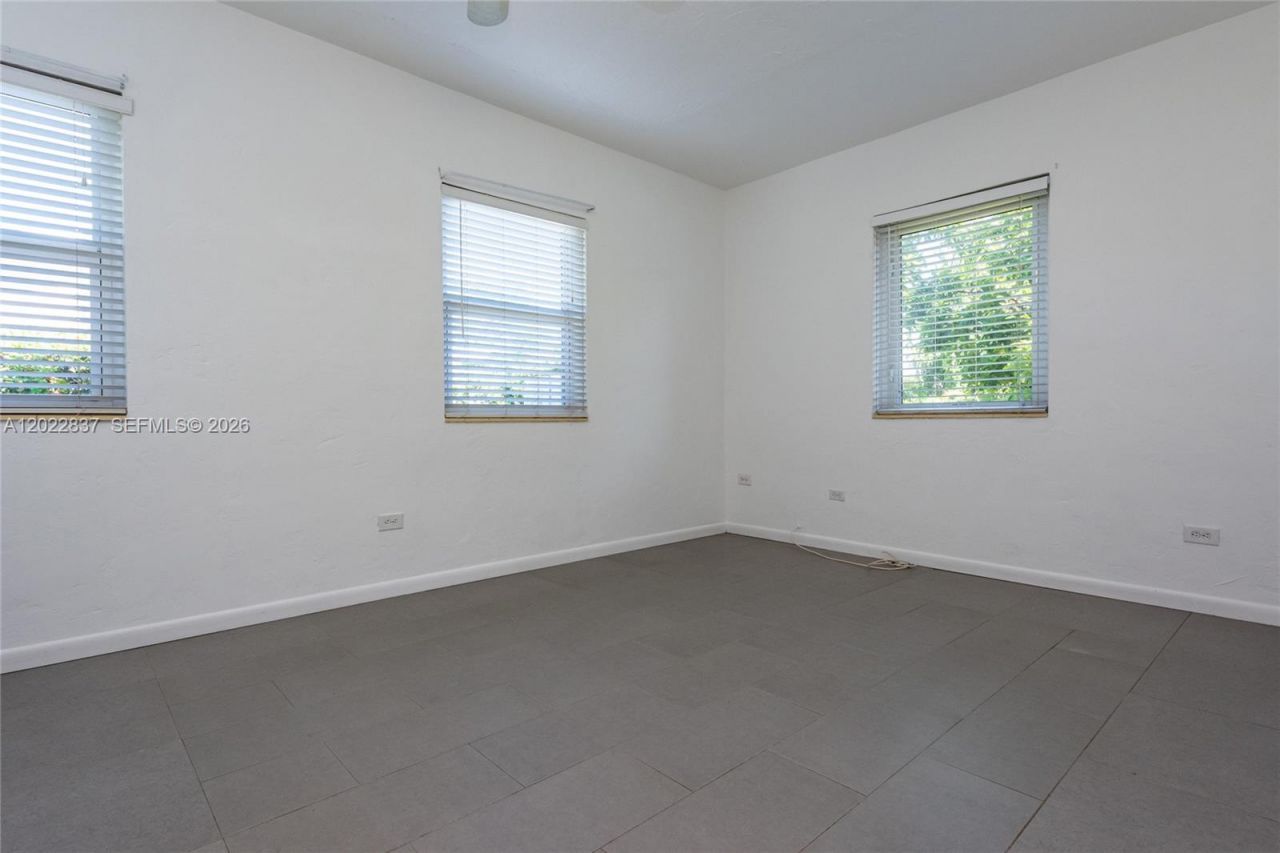 66 NW 87th St, El Portal, FL 33150 Photo