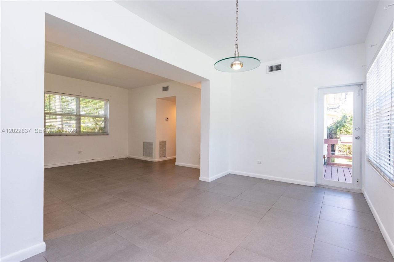 66 NW 87th St, El Portal, FL 33150 Photo