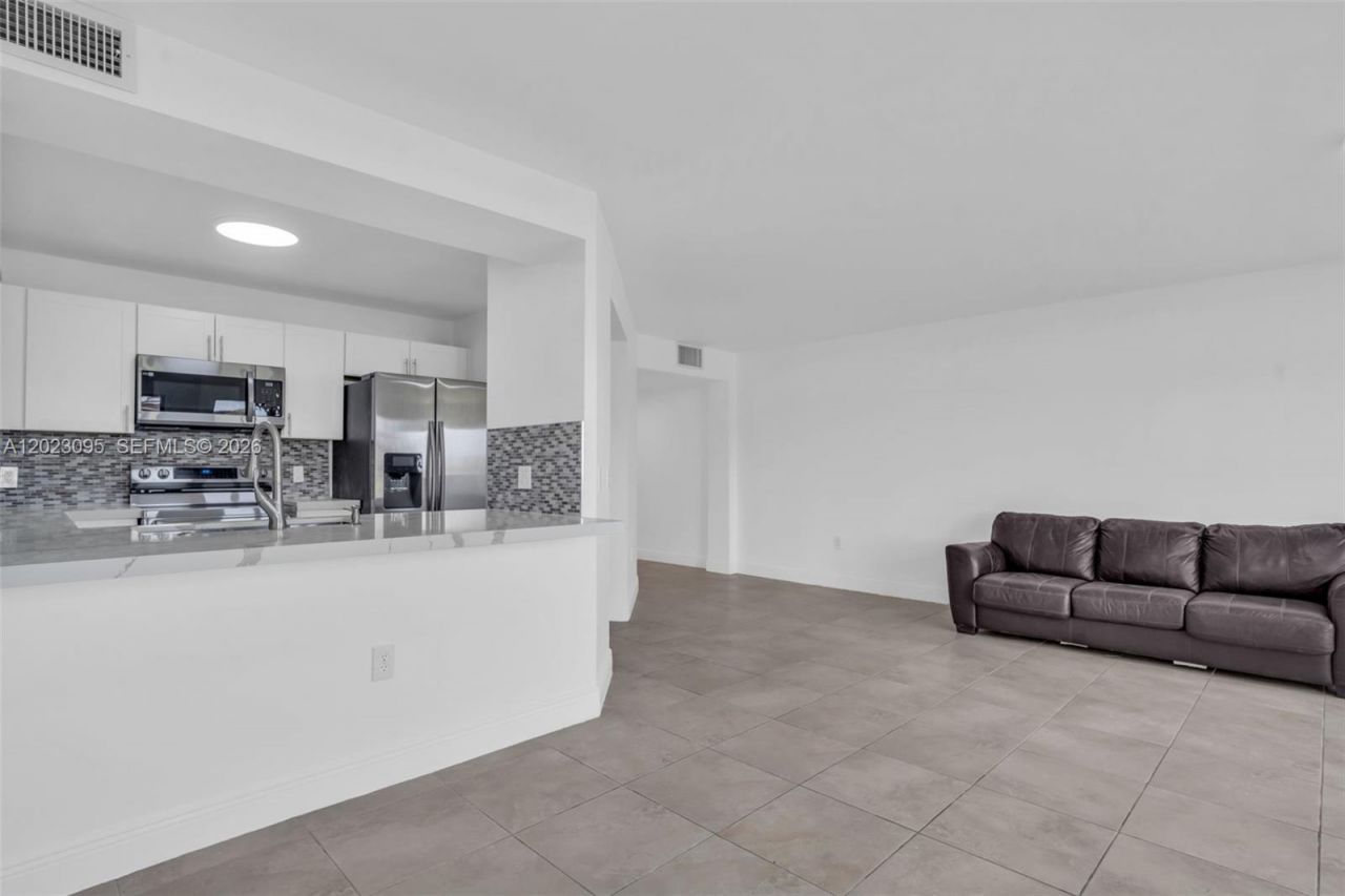 13705 SW 12th St , Unit 102B, Pembroke Pines, FL 33027 Photo