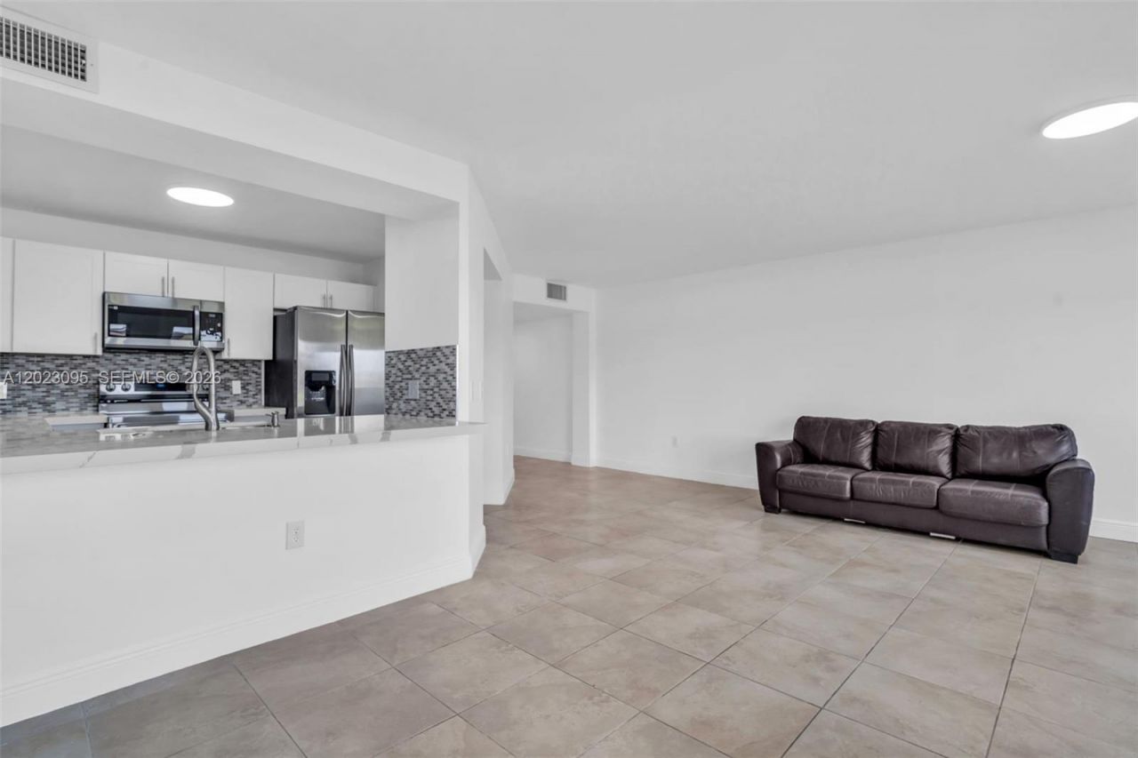 13705 SW 12th St , Unit 102B, Pembroke Pines, FL 33027 Photo