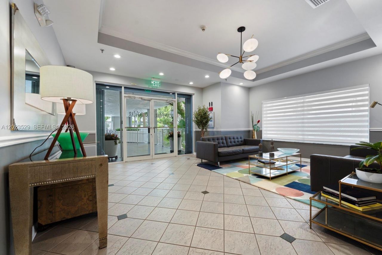 2642 Collins Ave , Unit 303, Miami Beach, FL 33140 Photo