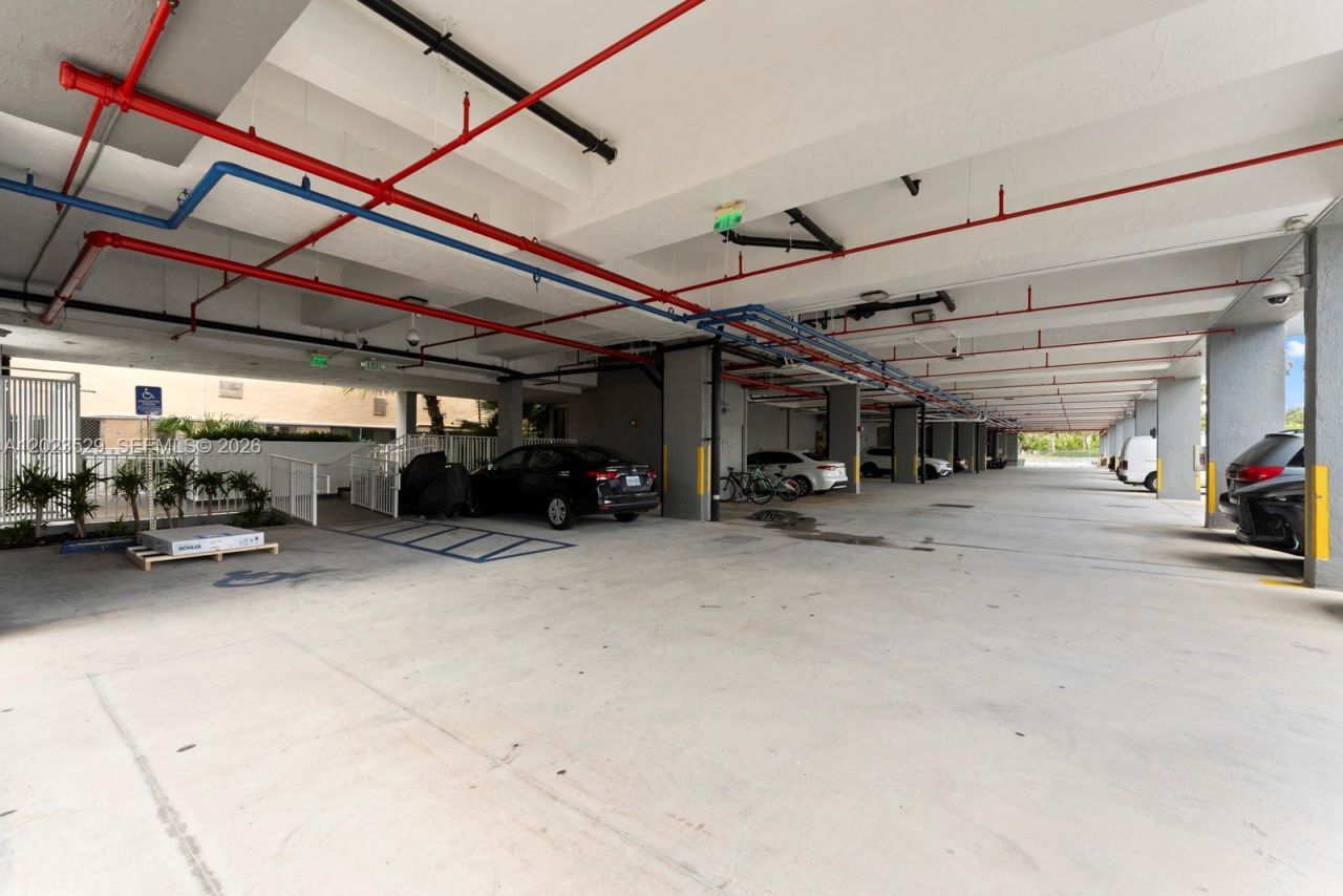 2642 Collins Ave , Unit 303, Miami Beach, FL 33140 Photo