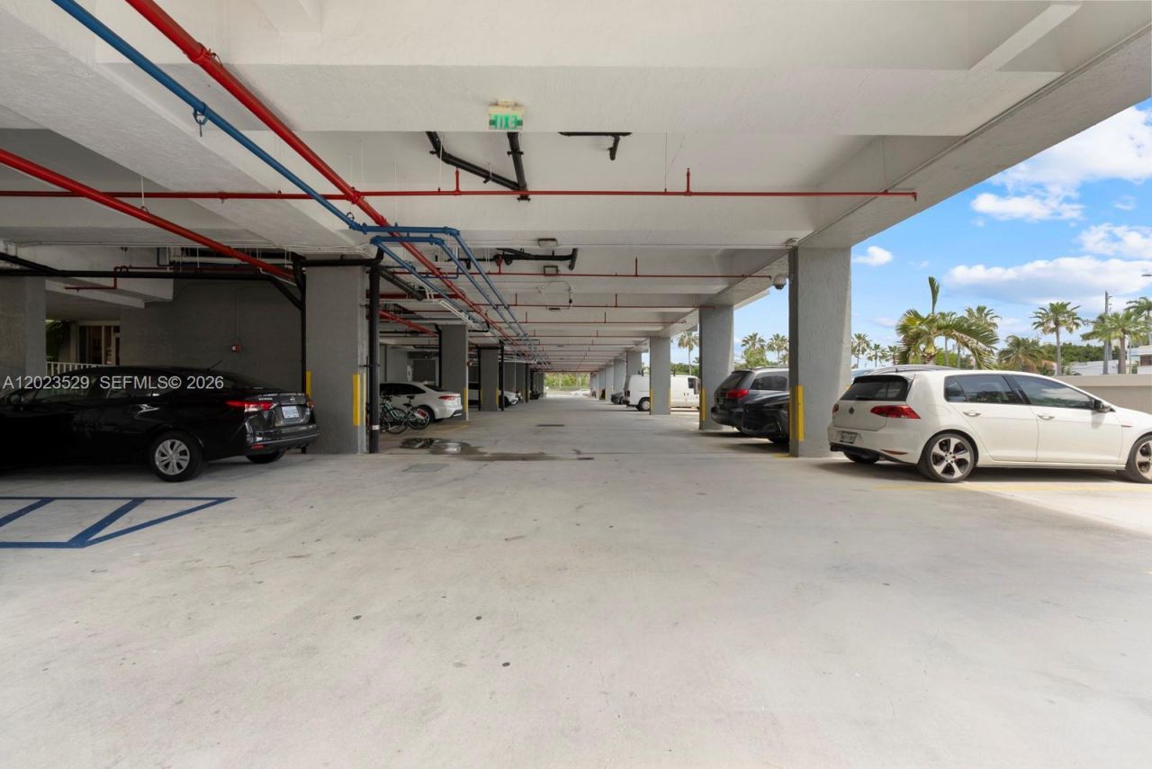 2642 Collins Ave , Unit 303, Miami Beach, FL 33140 Photo