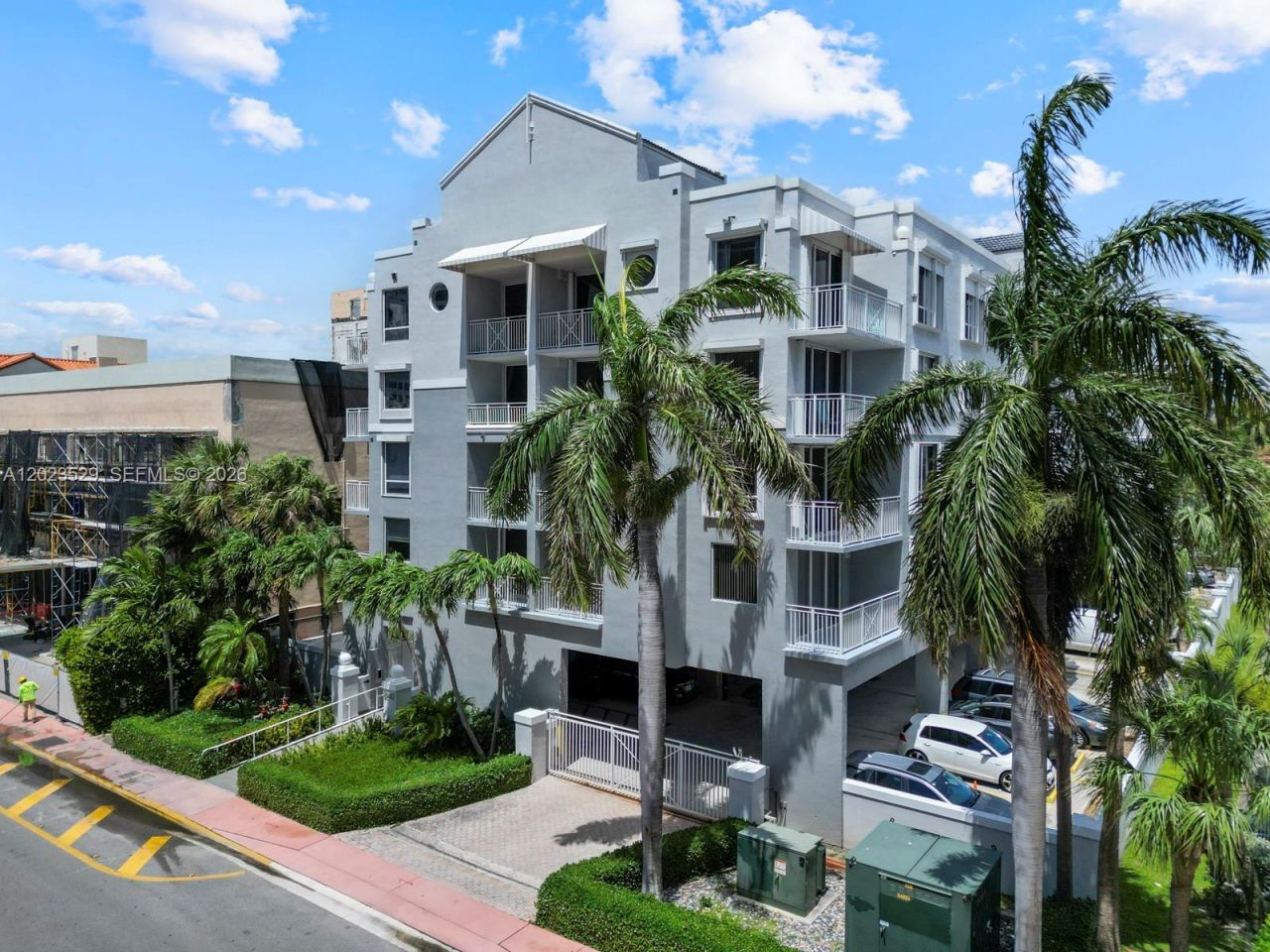 2642 Collins Ave , Unit 303, Miami Beach, FL 33140 Photo