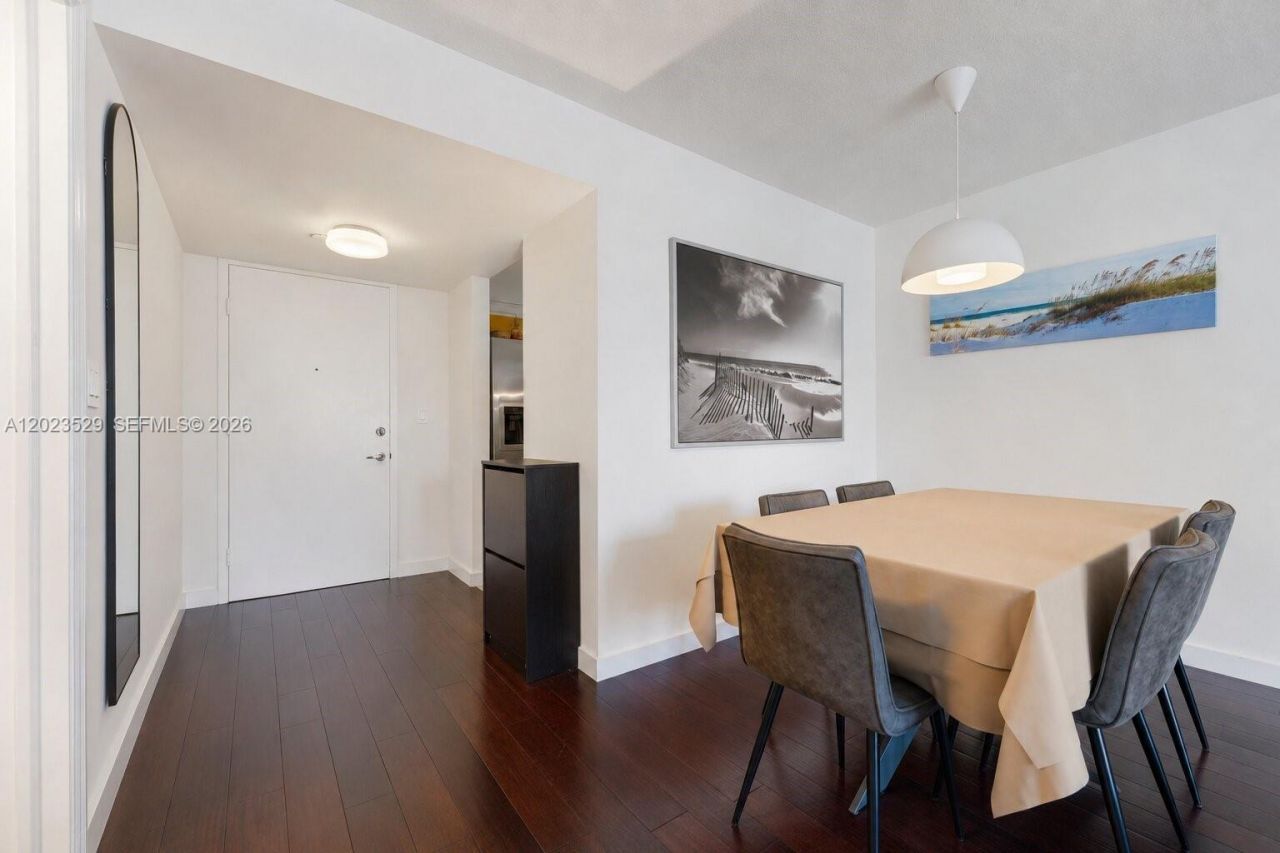 2642 Collins Ave , Unit 303, Miami Beach, FL 33140 Photo