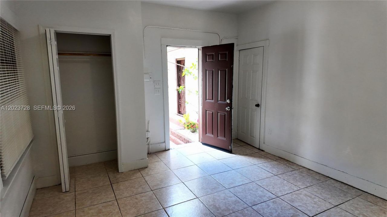 1727 NW 50th St , Miami, FL 33142 Photo