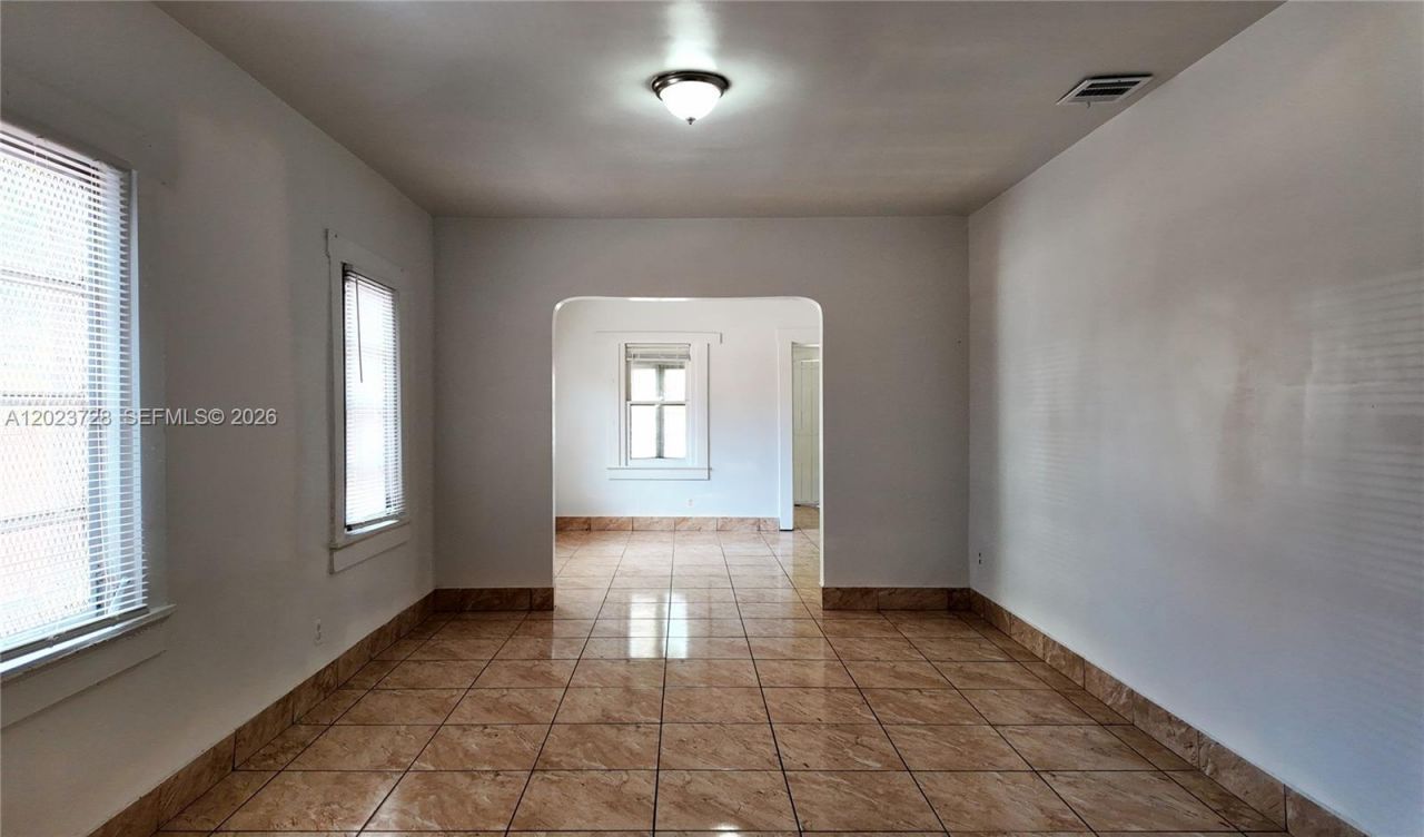 1727 NW 50th St , Miami, FL 33142 Photo