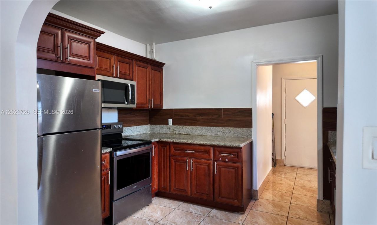 1727 NW 50th St , Miami, FL 33142 Photo