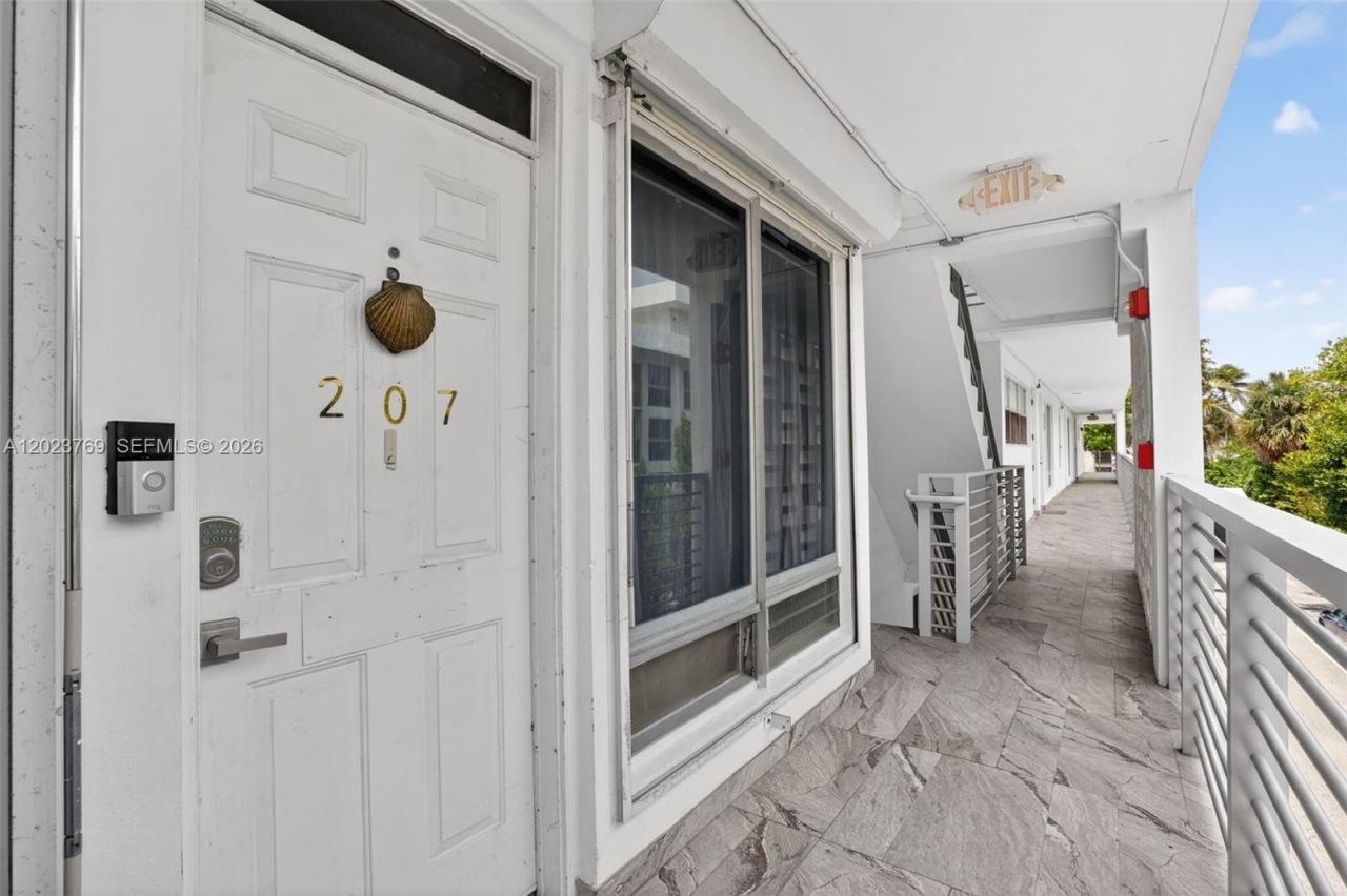 10240 Collins Ave , Unit 207, Bal Harbour, FL 33154 Photo