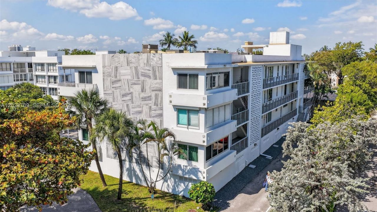 10240 Collins Ave , Unit 207, Bal Harbour, FL 33154 Photo