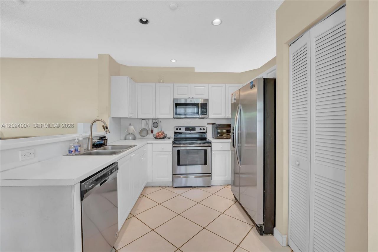 885 Tanglewood Cir , Weston, FL 33327 Photo
