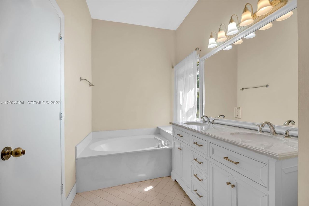 885 Tanglewood Cir , Weston, FL 33327 Photo