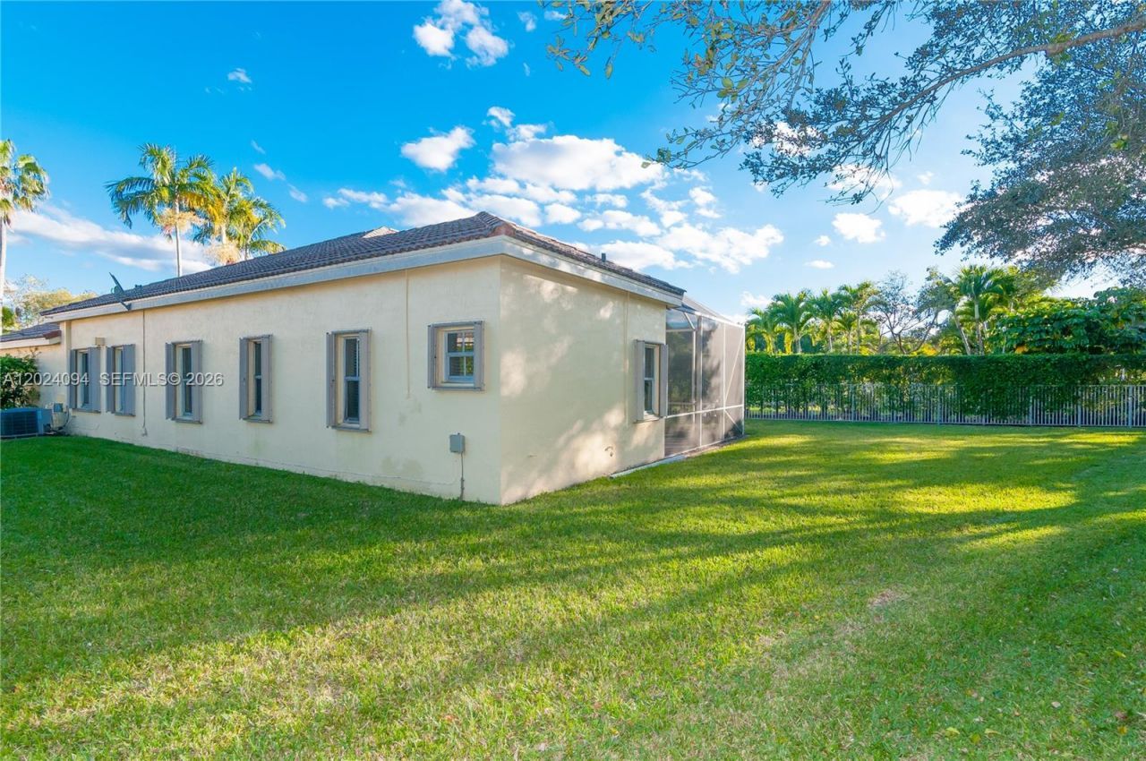 885 Tanglewood Cir , Weston, FL 33327 Photo