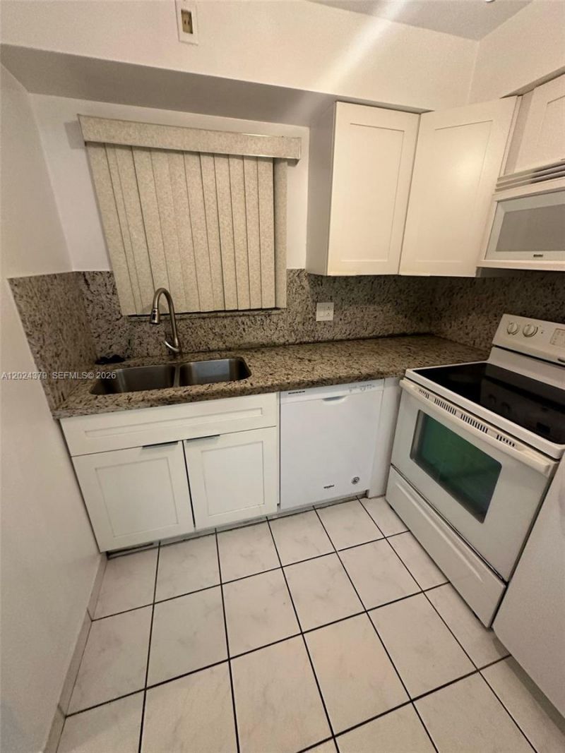 6505 Winfield Blvd , Unit B-3, Margate, FL 33063 Photo