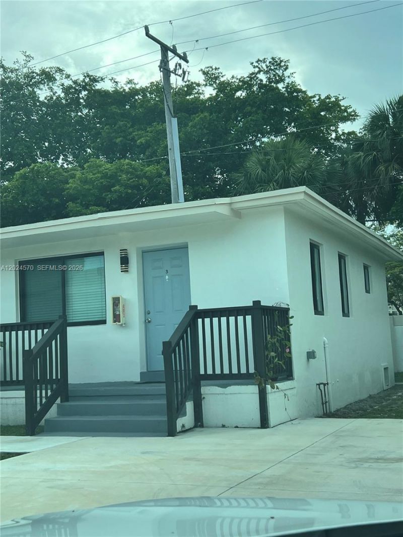 12400 NE 11th Ct , Unit 3, North Miami, FL 33161 Photo