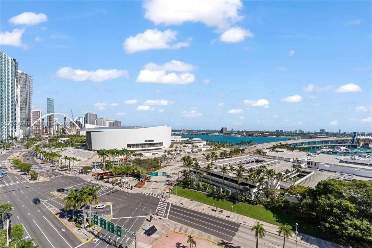 398 NE 5th St , Unit 2310, Miami, FL 33132 Photo