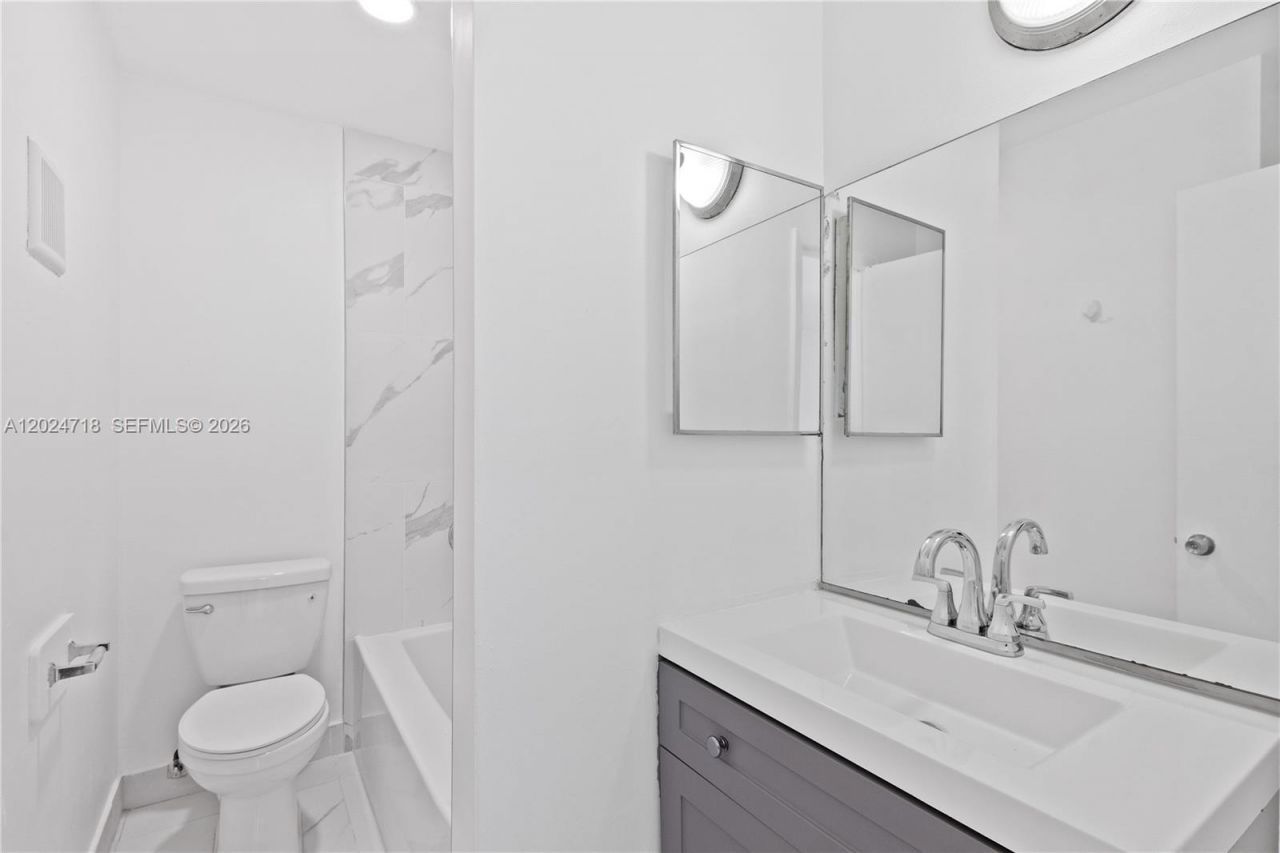 7011 SW 129th Ave, Unit 5, Miami, FL 33183 Photo