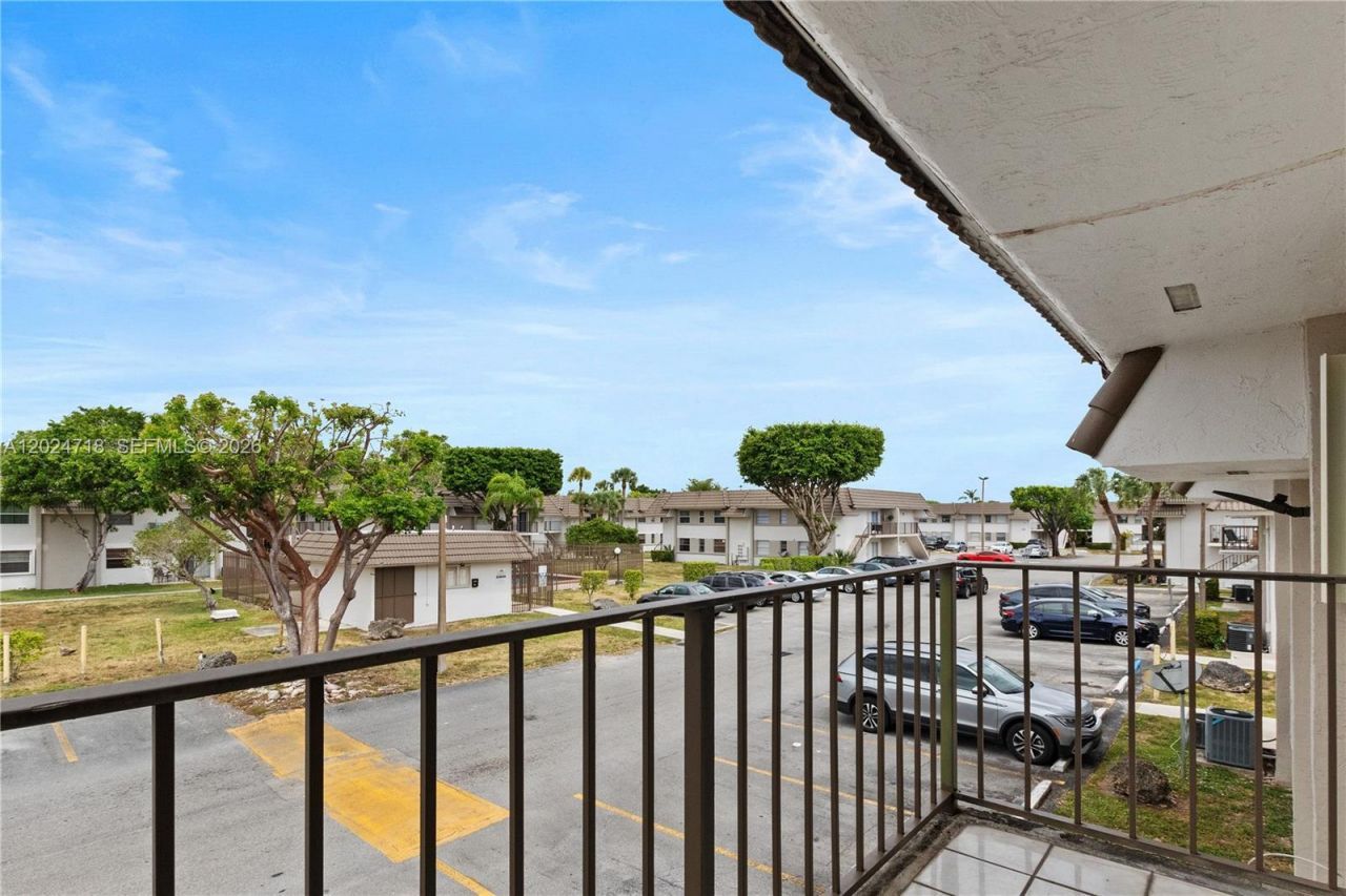7011 SW 129th Ave, Unit 5, Miami, FL 33183 Photo