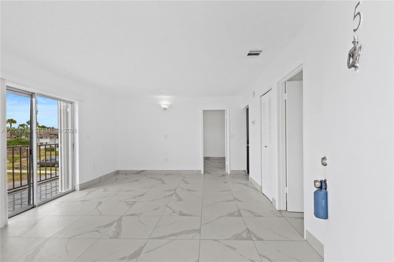 7011 SW 129th Ave, Unit 5, Miami, FL 33183 Photo