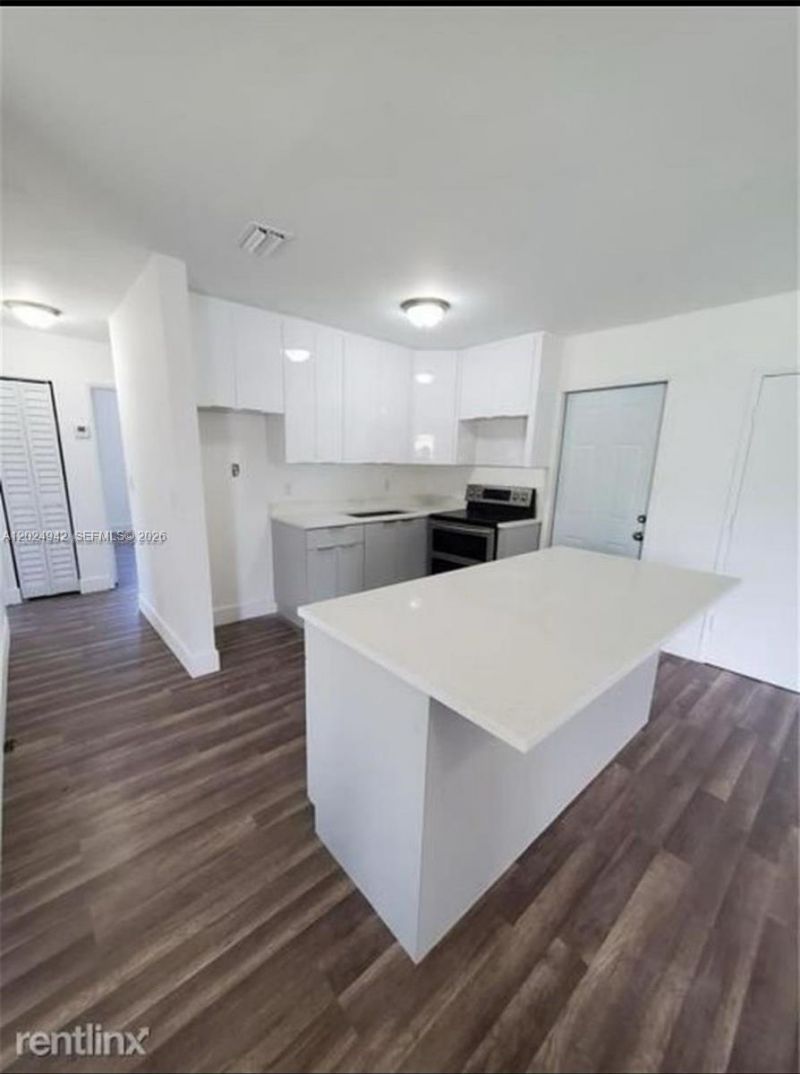 1770 NE 170th St , North Miami Beach, FL 33162 Photo
