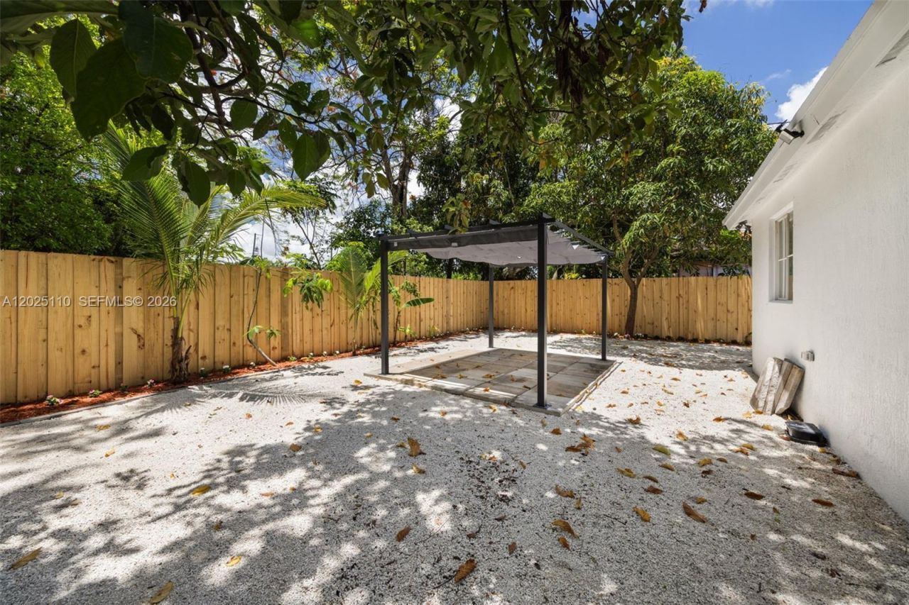 10204 SW 173rd St , Miami, FL 33157 Photo