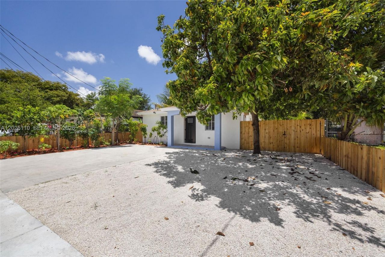 10204 SW 173rd St , Miami, FL 33157 Photo