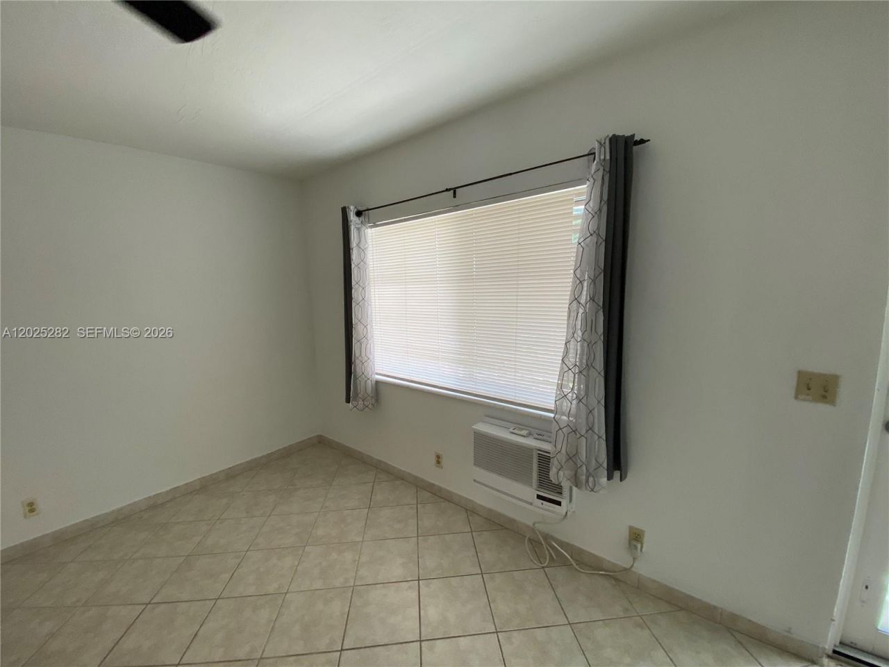 455 Golden Isles Dr , Unit 204, Hallandale Beach, FL 33009 Photo