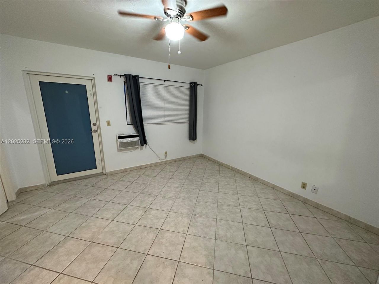 455 Golden Isles Dr , Unit 204, Hallandale Beach, FL 33009 Photo