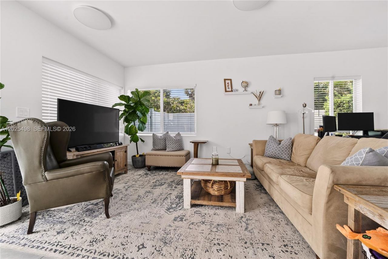 24 NW 13th Ave, Delray Beach, FL 33444 Photo