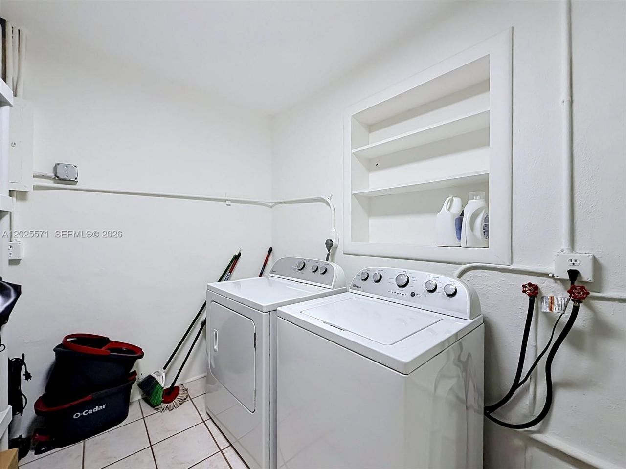 2501 NE 209th Ter , Miami, FL 33180 Photo