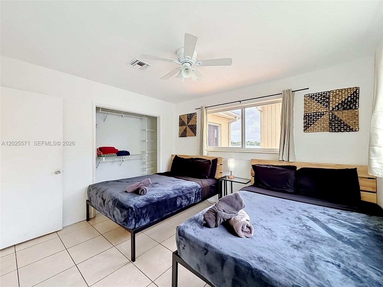 2501 NE 209th Ter , Miami, FL 33180 Photo