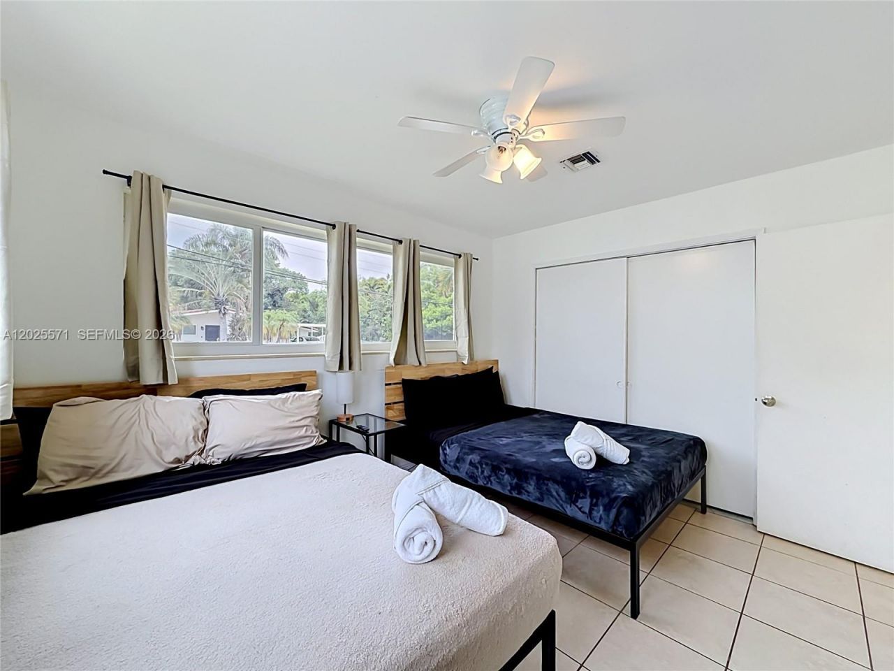 2501 NE 209th Ter , Miami, FL 33180 Photo