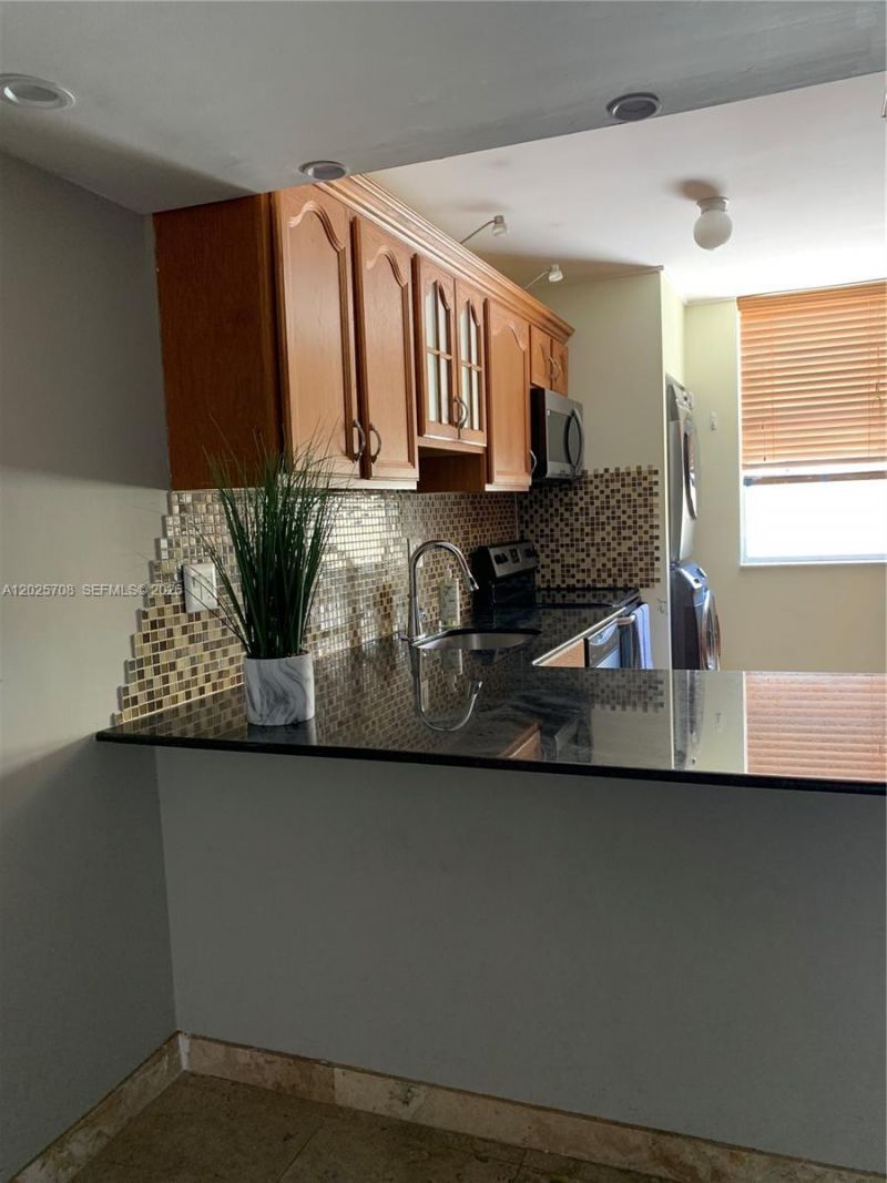 1651 NE 115th St, Unit 21C, Miami, FL 33181 Photo