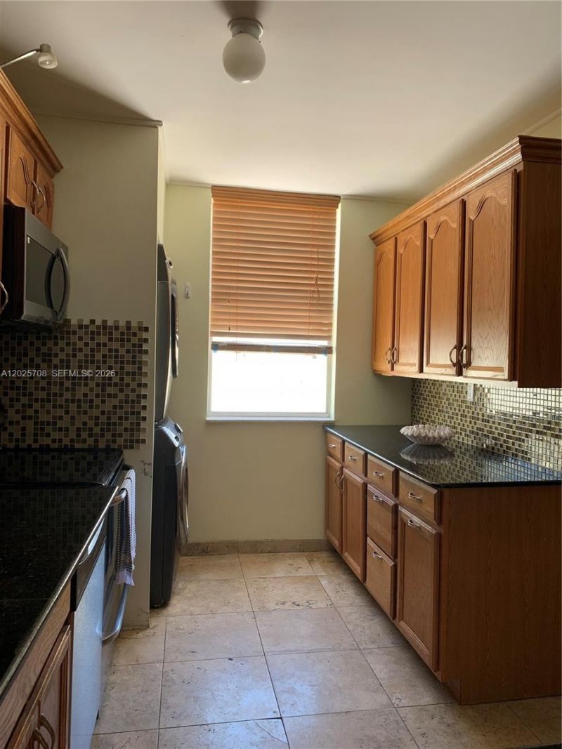 1651 NE 115th St, Unit 21C, Miami, FL 33181 Photo