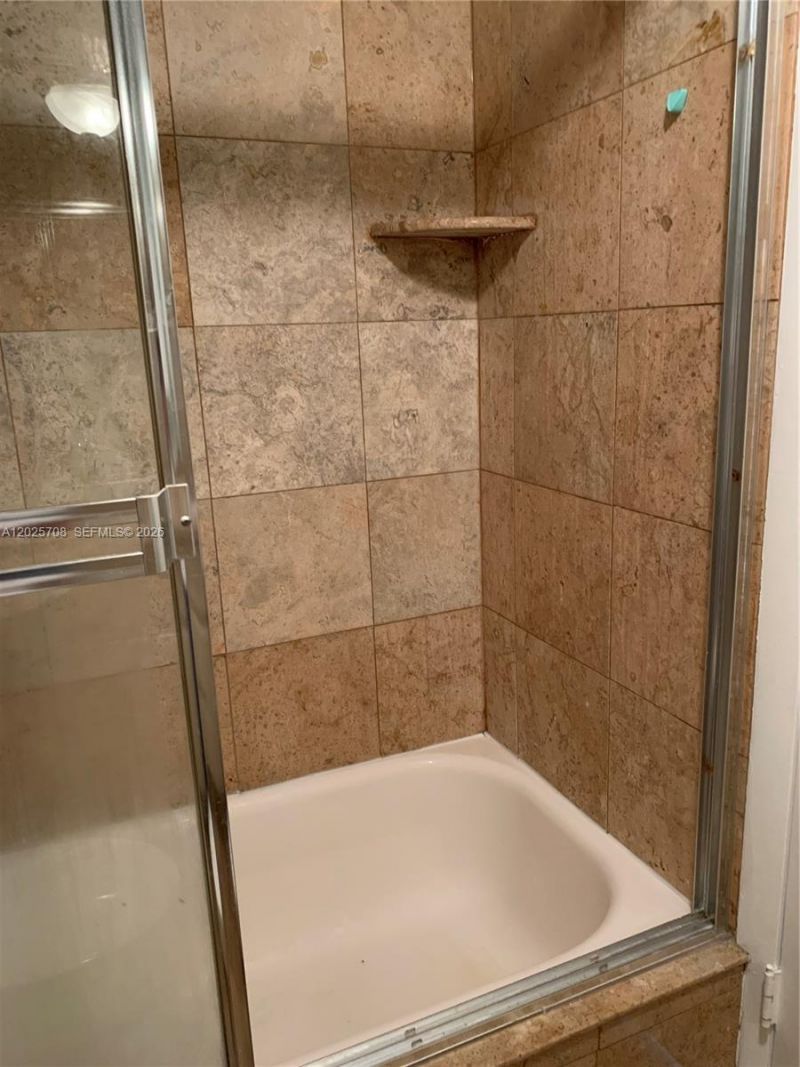 1651 NE 115th St, Unit 21C, Miami, FL 33181 Photo