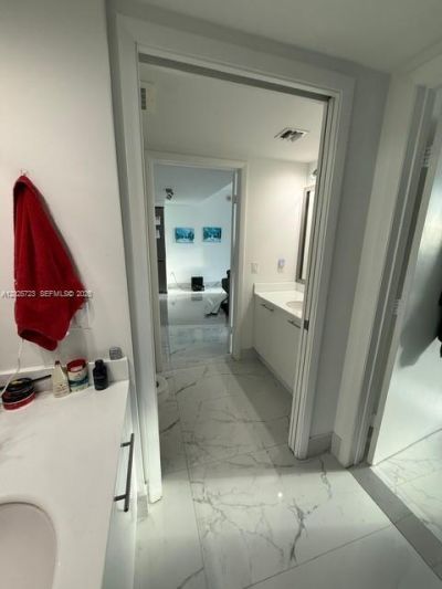 92 SW 3rd St , Unit 2109, Miami, FL 33130 Photo