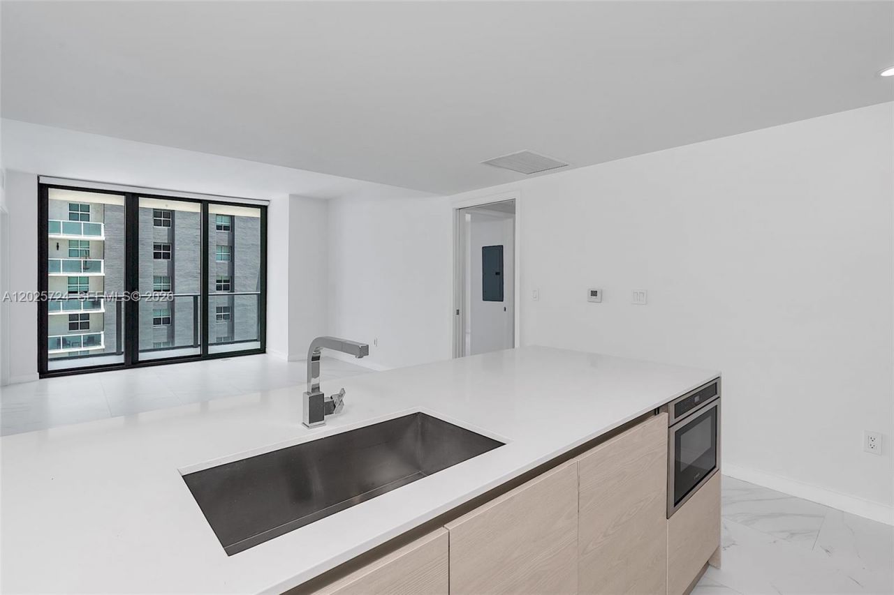 1300 S Miami Ave , Unit 3211, Miami, FL 33130 Photo