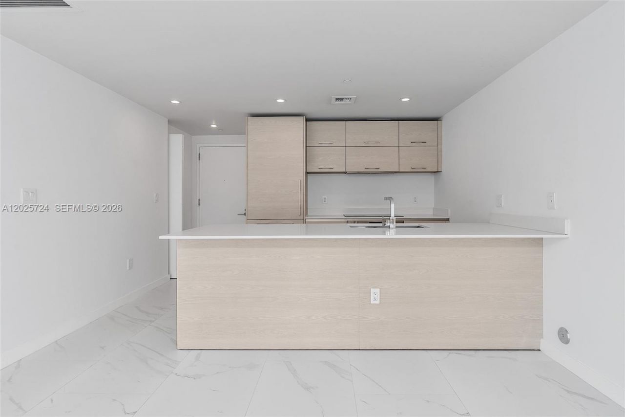 1300 S Miami Ave , Unit 3211, Miami, FL 33130 Photo